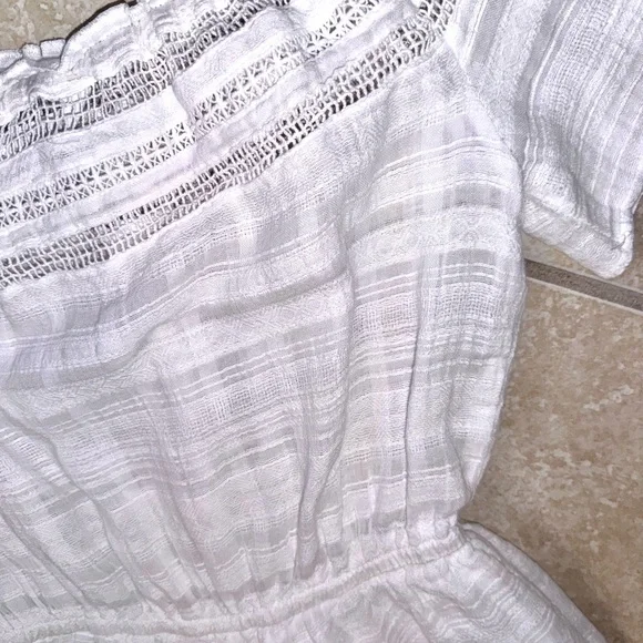 BB DAKOTA  boutique white gauze off shoulder romper women’s size medium - Picture 10 of 17